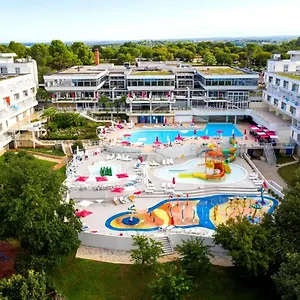 Delfin Plava Laguna Szálloda